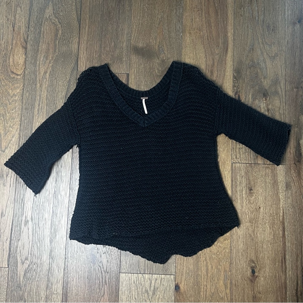 FREE PEOPLE Crochet Sweater Black V Neck Size Small